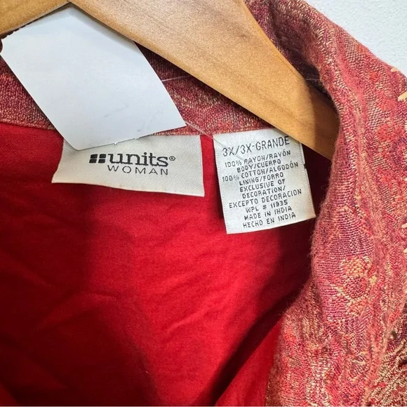 Sleeveless Red Beaded Zip-Front Vest - Picture 5 of 5